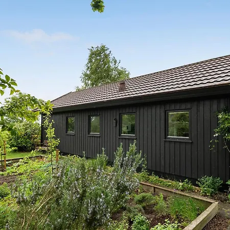 2 Bedroom Lovely In
