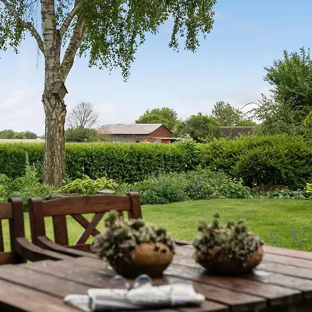 2 Bedroom Lovely In